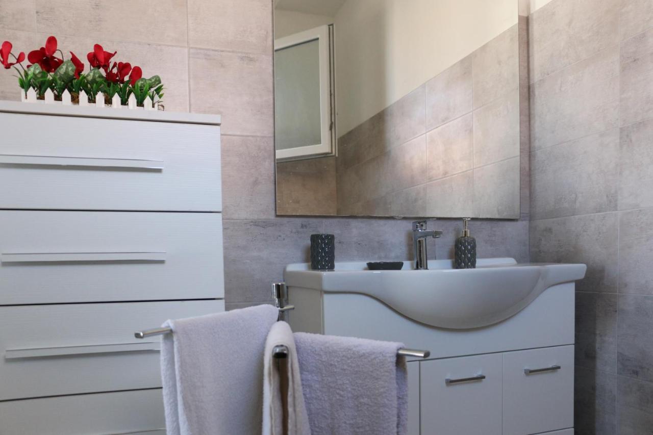 Bed & Breakfast Villa Leonardo San Foca - Room, Pool & Restaurant San Foca