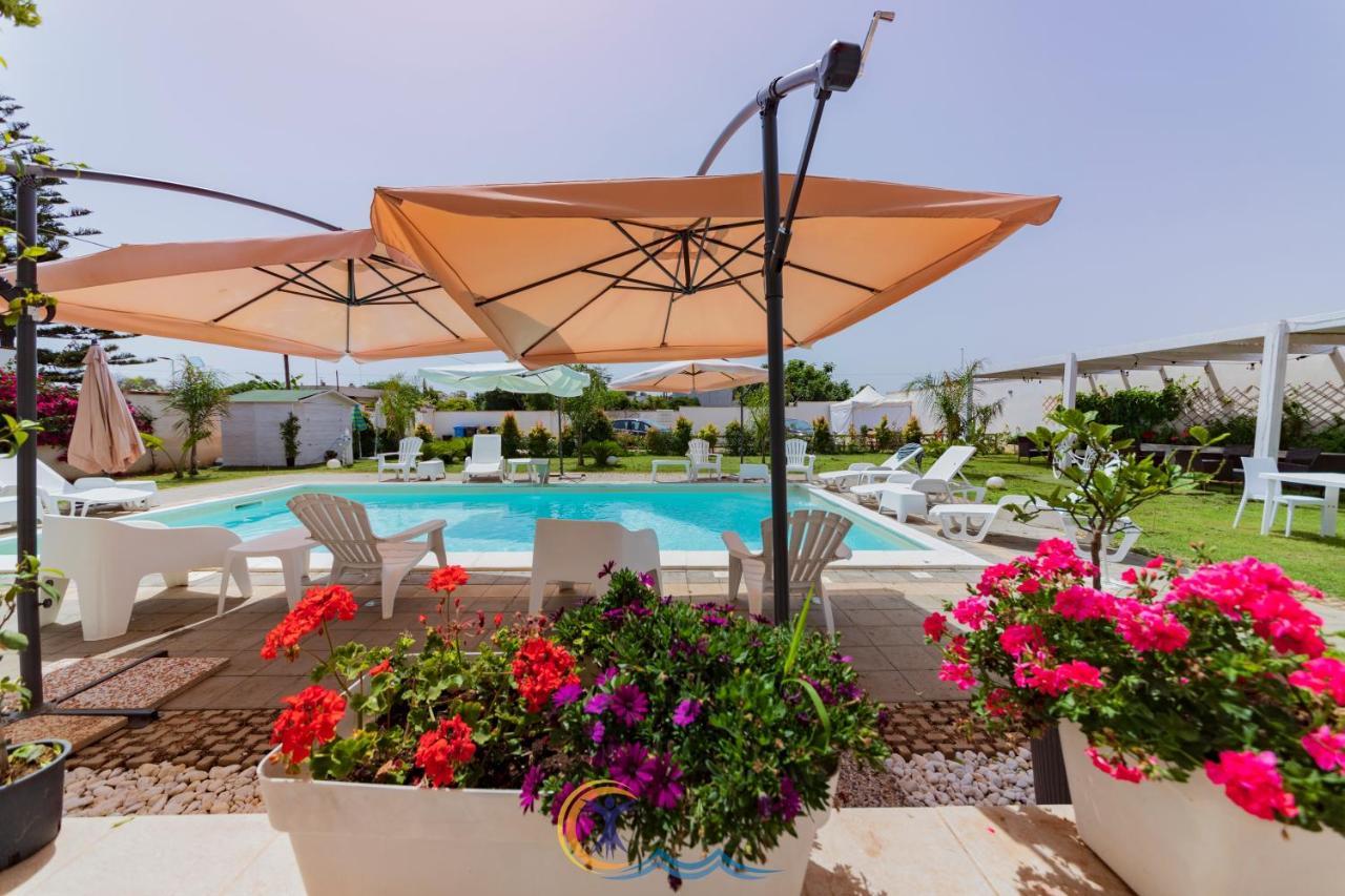 Villa Leonardo San Foca - Room, Pool & Restaurant *