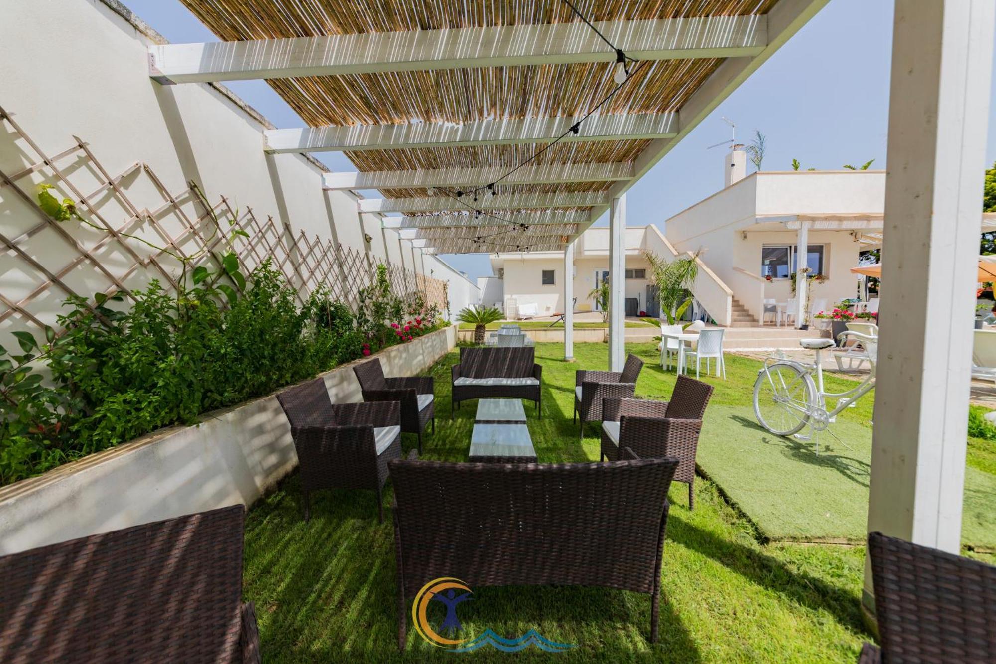Villa Leonardo San Foca - Room, Pool & Restaurant * San Foca