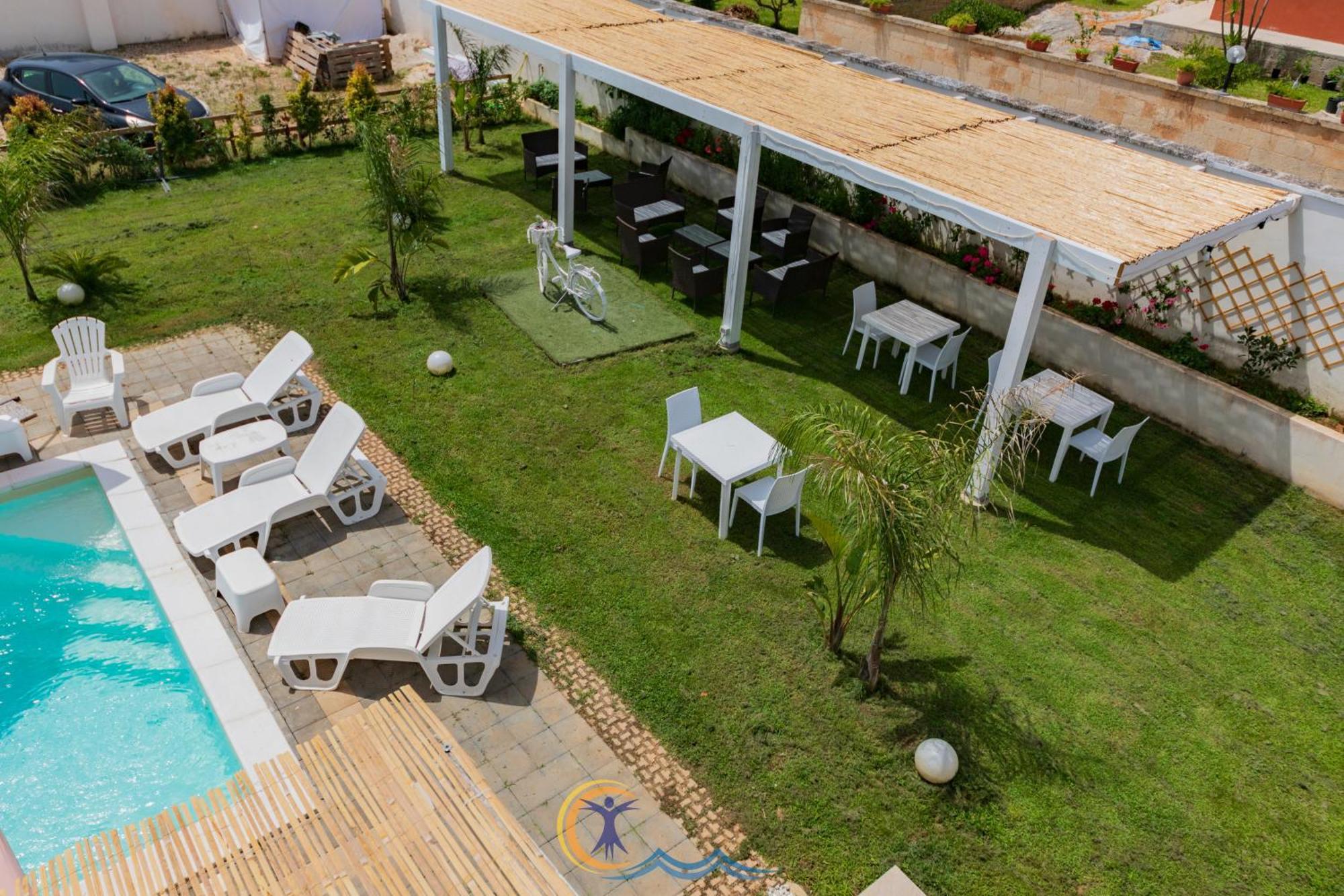 Bed & Breakfast Villa Leonardo San Foca - Room, Pool & Restaurant *