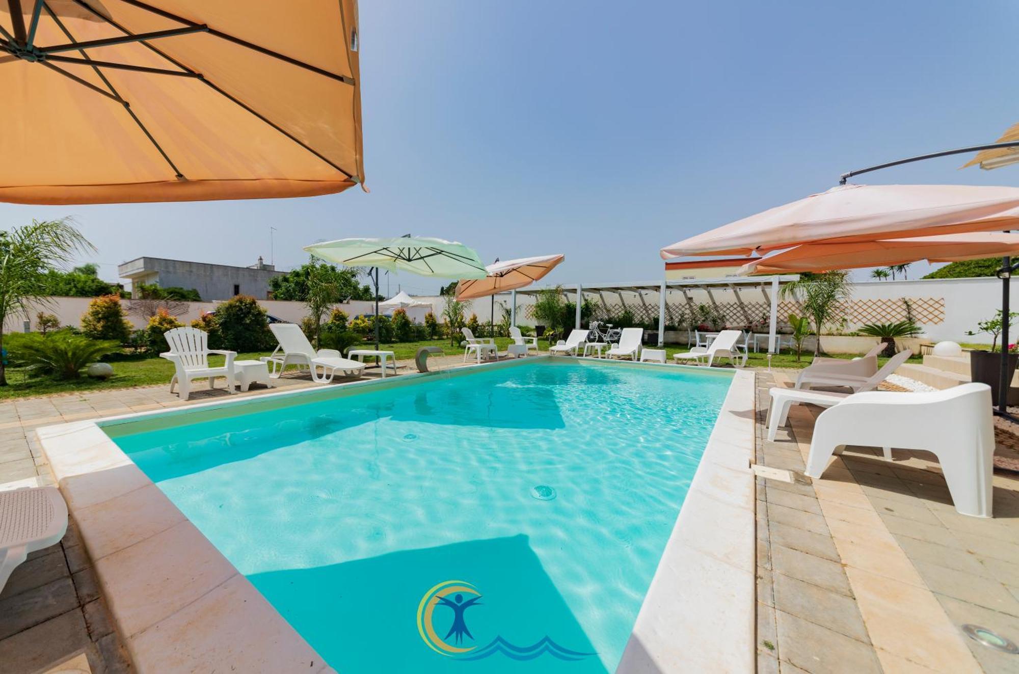 Villa Leonardo San Foca - Room, Pool & Restaurant