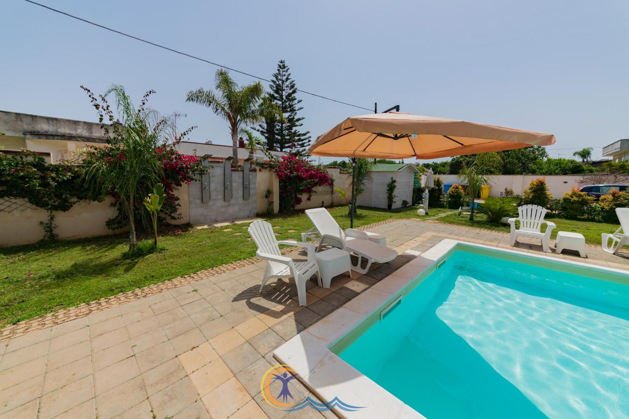 Villa Leonardo San Foca - Room, Pool & Restaurant * San Foca