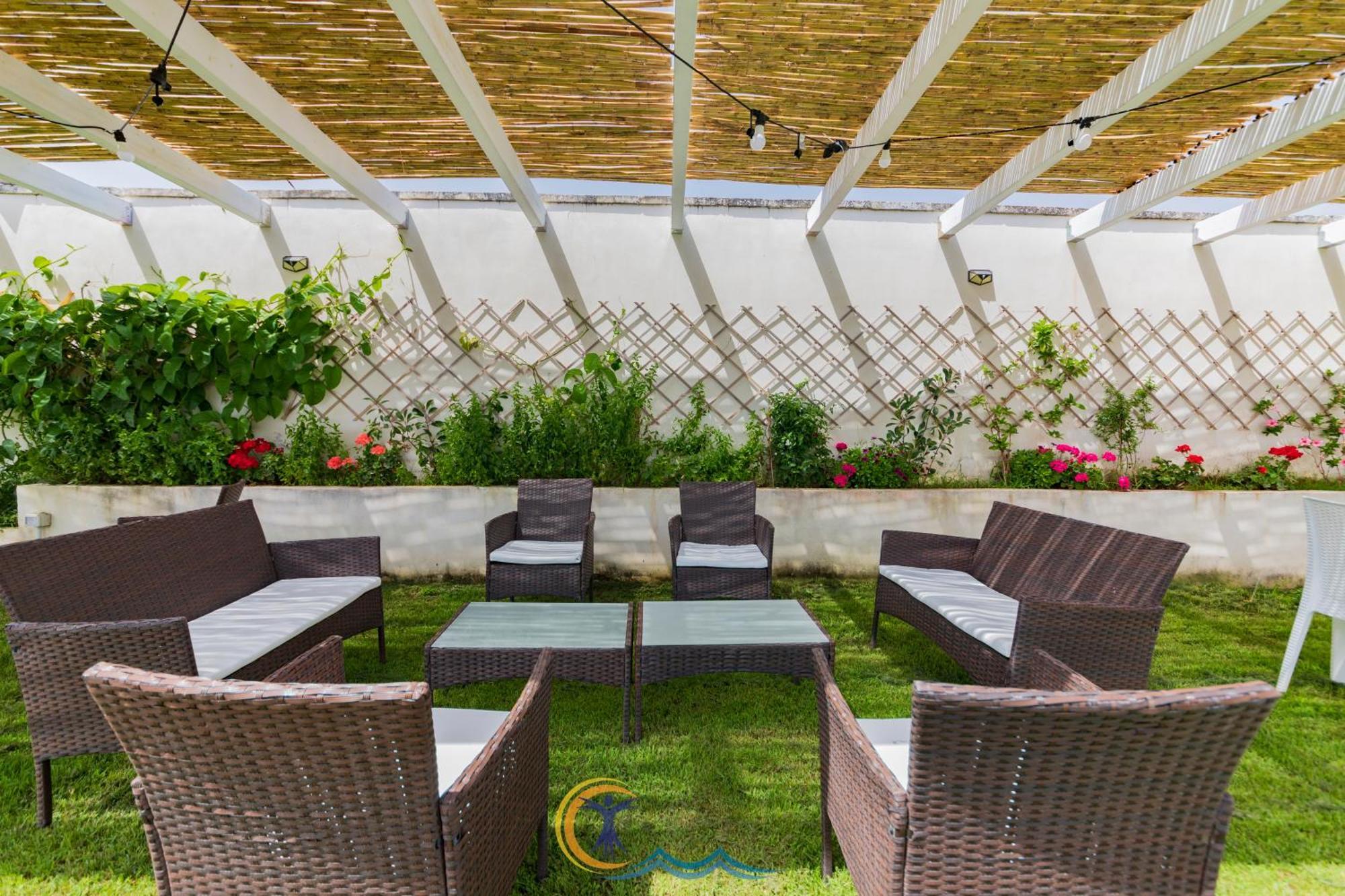 Villa Leonardo San Foca - Room, Pool & Restaurant San Foca