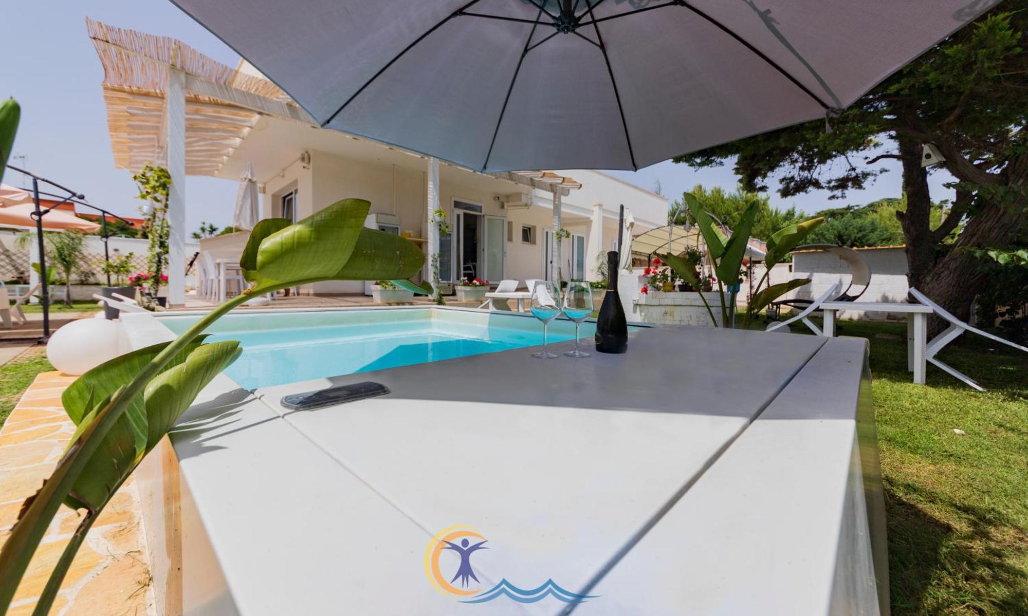 Villa Leonardo San Foca - Room, Pool & Restaurant