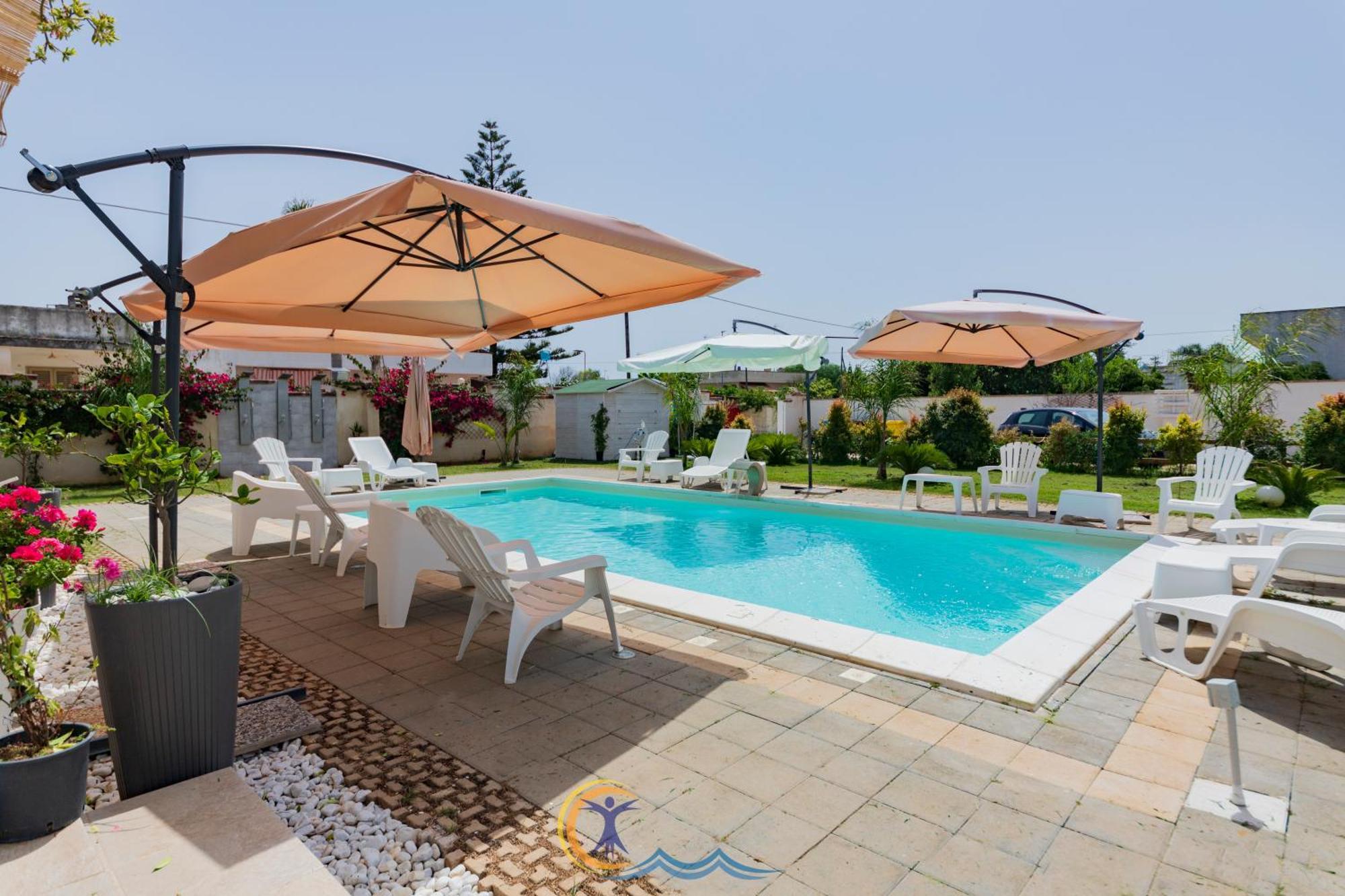 Villa Leonardo San Foca - Room, Pool & Restaurant Bed & Breakfast *