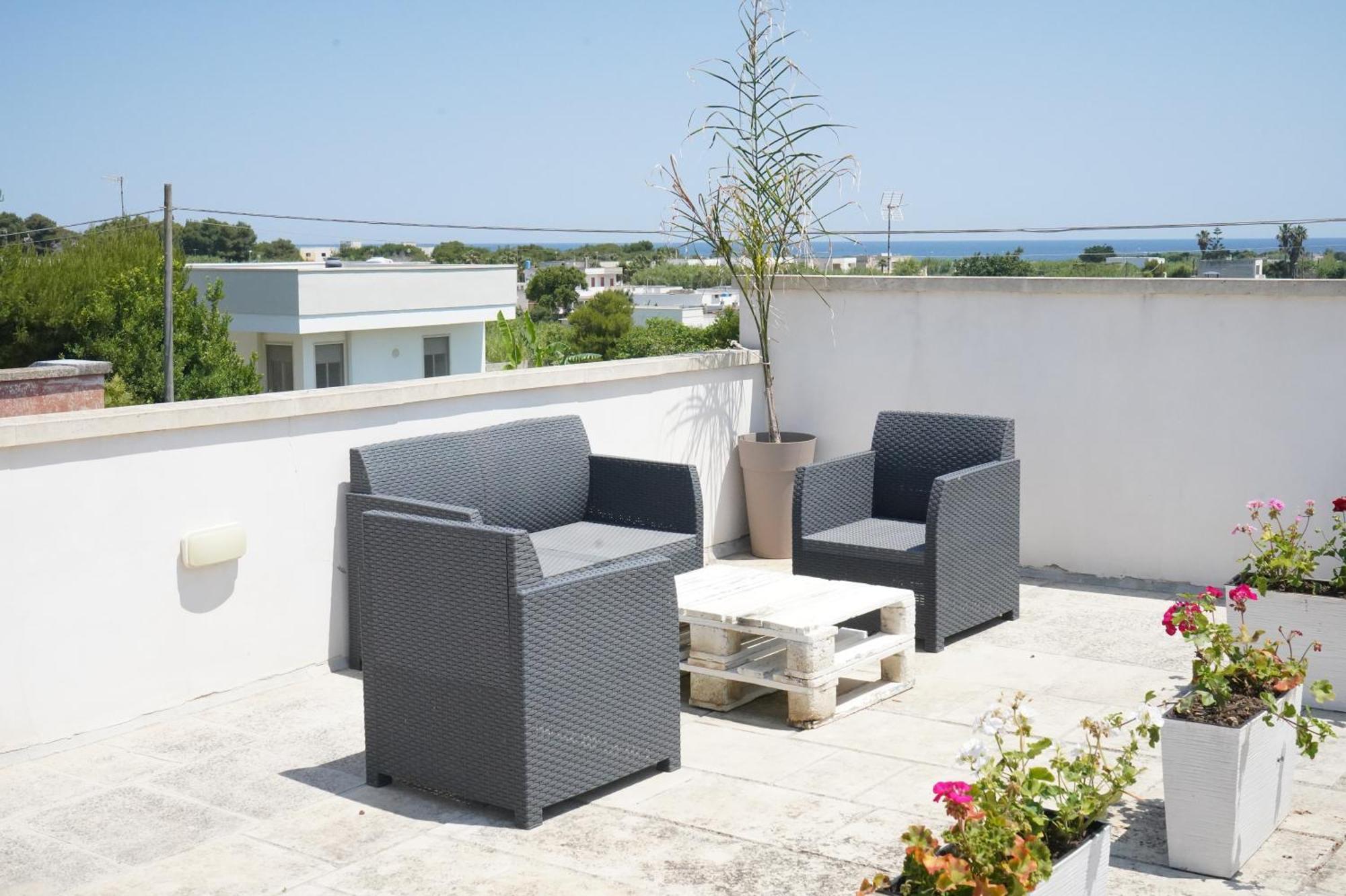 Villa Leonardo San Foca - Room, Pool & Restaurant Bed & Breakfast
