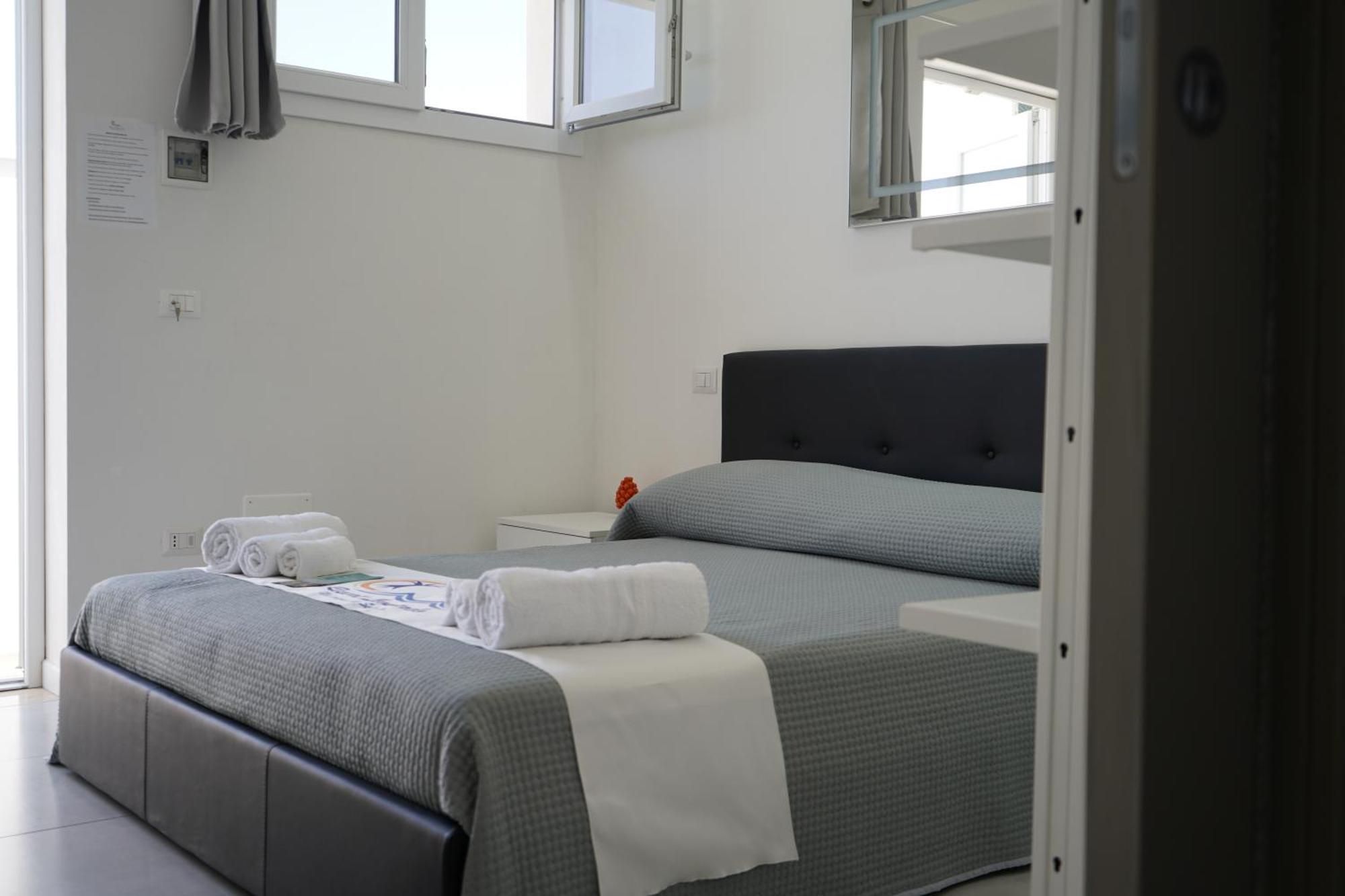 Bed & Breakfast Villa Leonardo San Foca - Room, Pool & Restaurant San Foca
