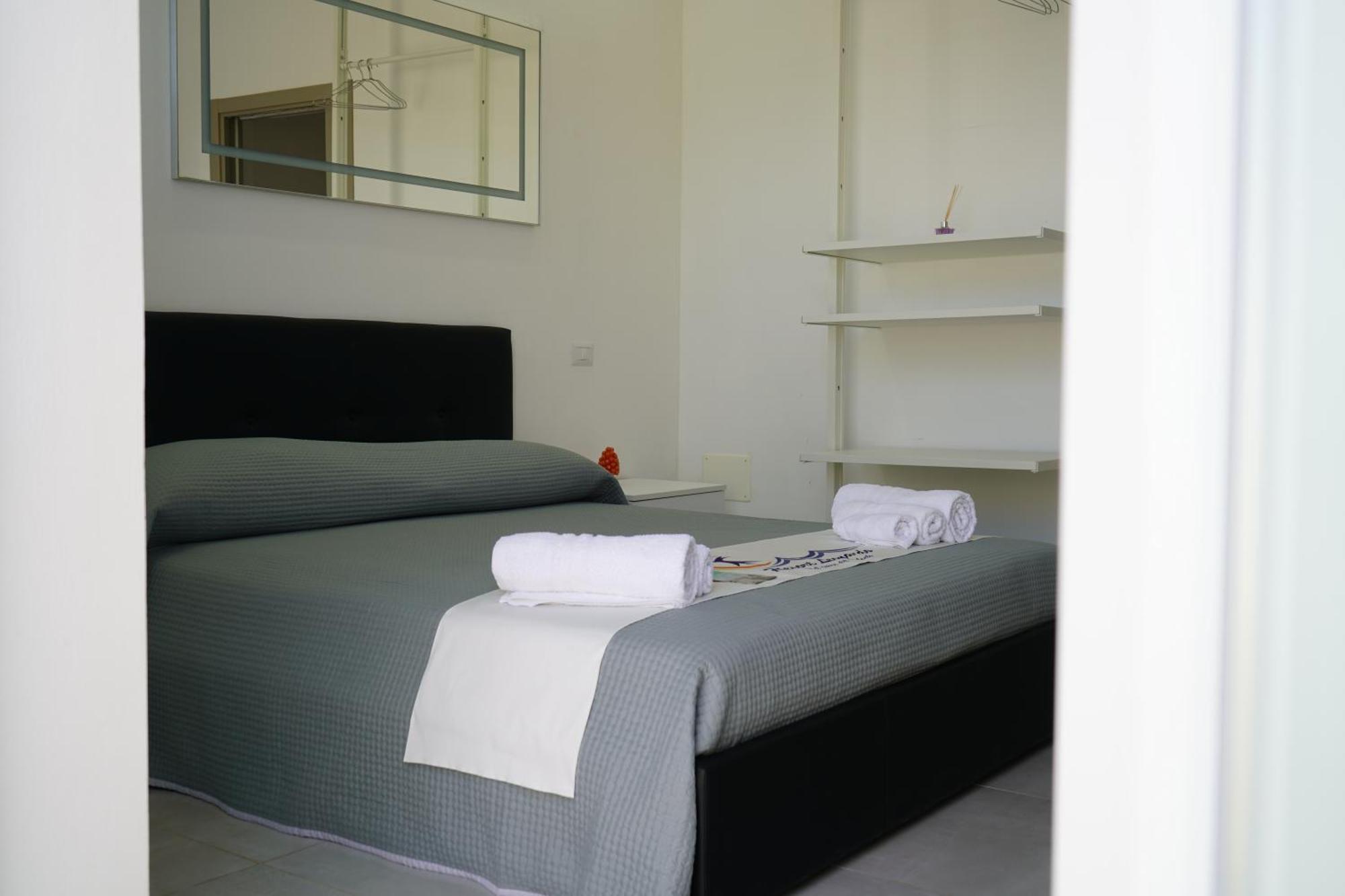 Bed & Breakfast Villa Leonardo San Foca - Room, Pool & Restaurant San Foca