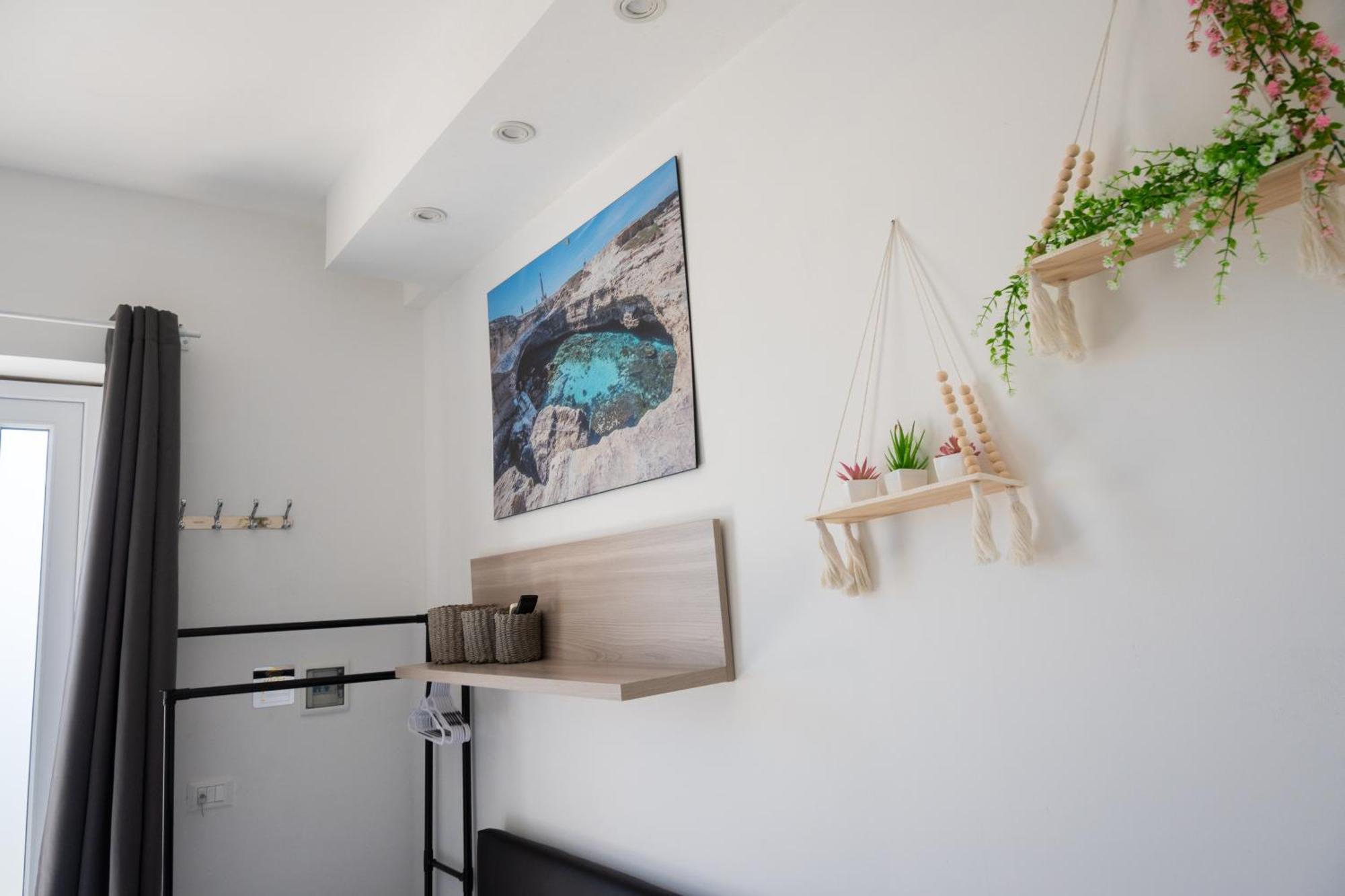 Couette-café Leonardo - Room, Pool & Restaurant *