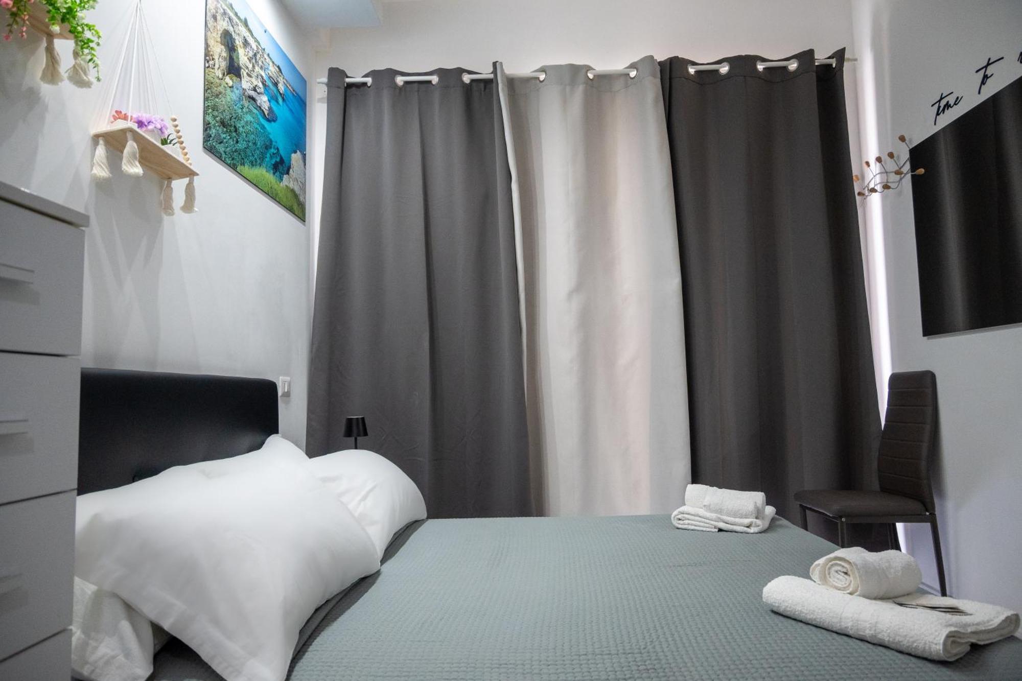 Couette-café Leonardo - Room, Pool & Restaurant